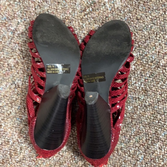 Qupid red snakeskin open toe heels. 7.5 4” heels - Picture 5 of 9